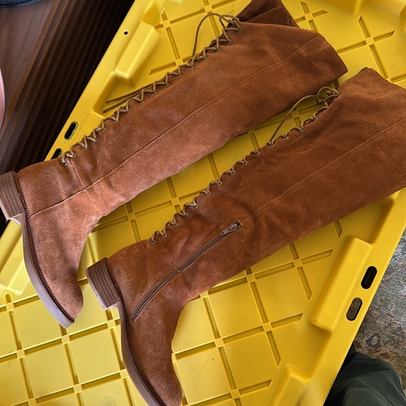 Jeffrey Campbell x REVOLVE Bireli Boot in Tan Suede | REVOLVE - Picture 6 of 6